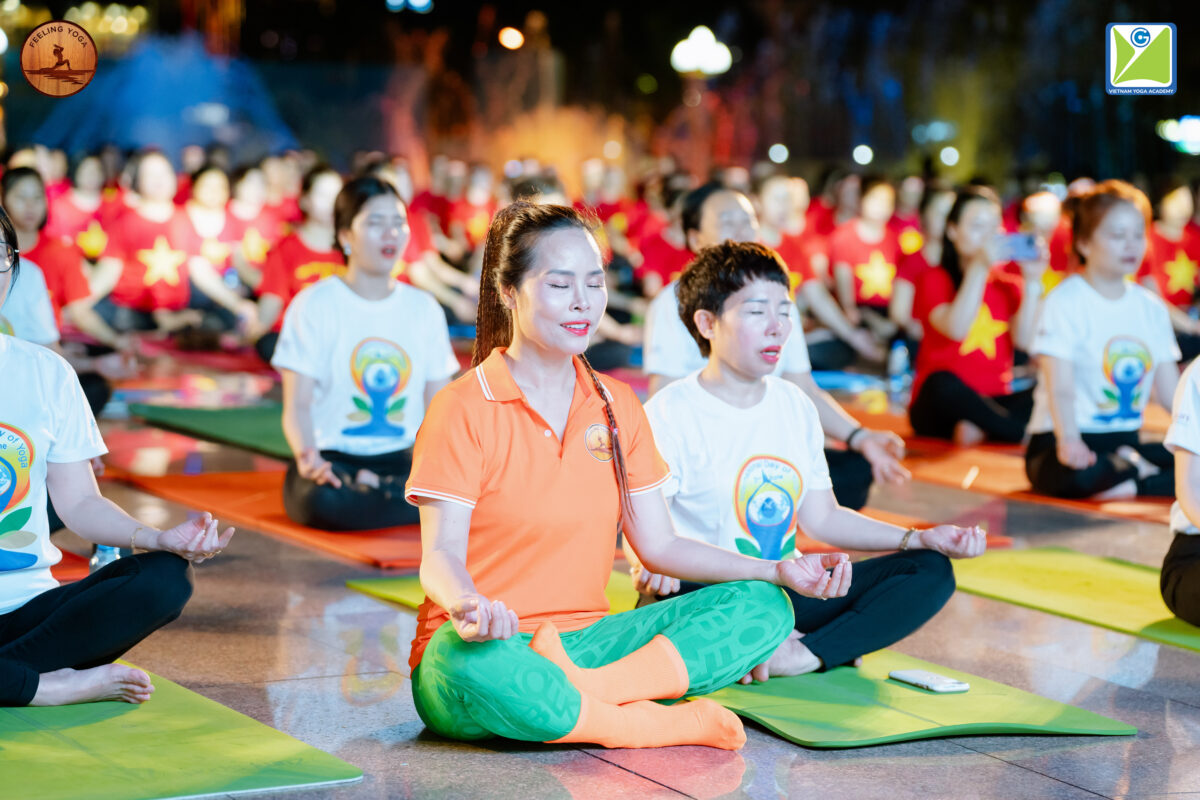 cuc pham feelingyoga1