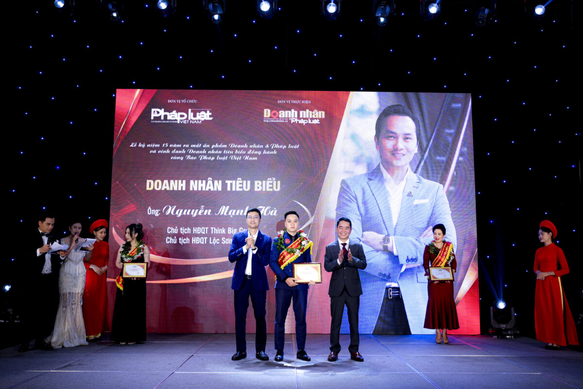 doanh nhan nguyen manh ha nhan chung nhan top 15 doanh nhan tieu bieu3