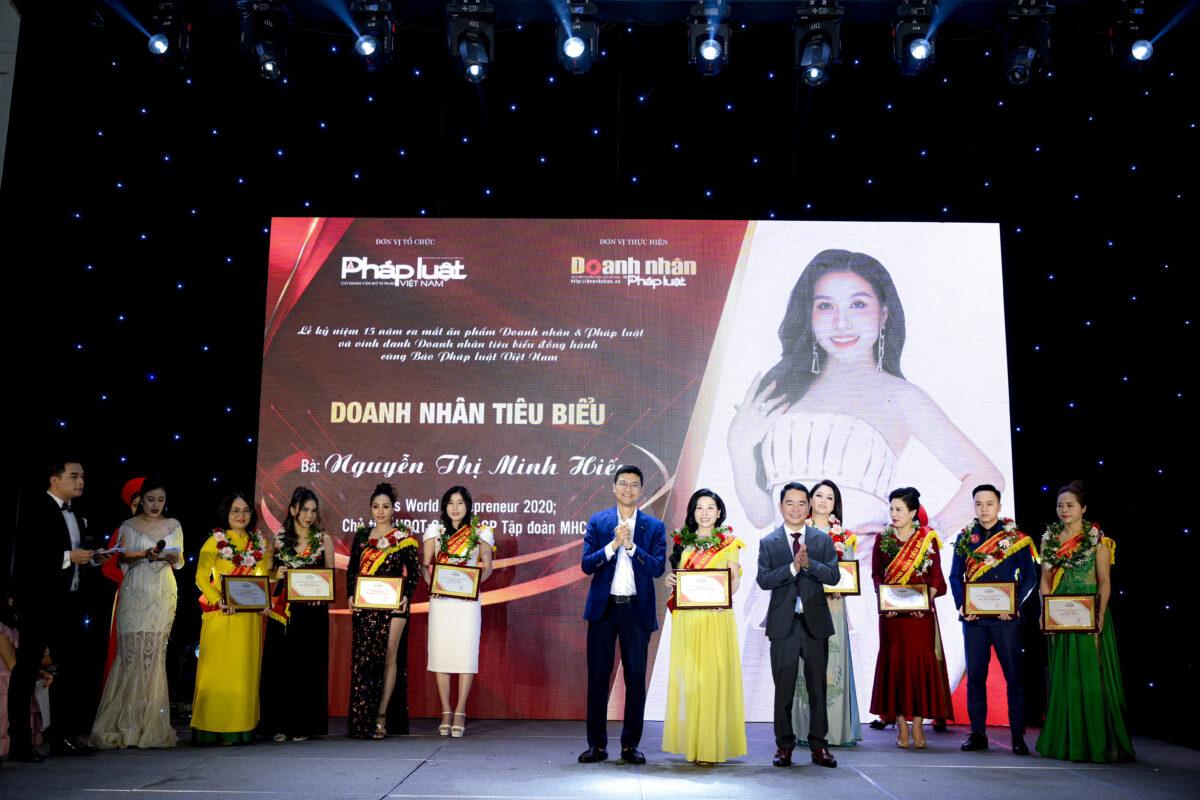 doanh nhan nguyen thi minh hieu nhan chung nhan top 15 doanh nhan tieu bieu8