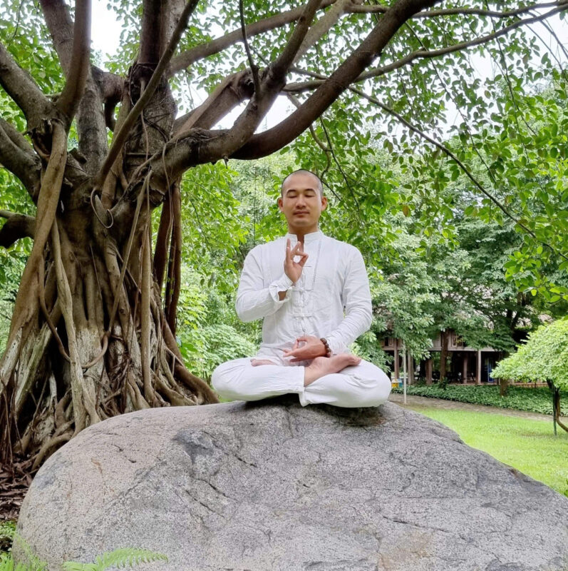 Master Hoàng Hùng là ai? z6815631115530 75924c39bf78a692de1035874089d5f8
