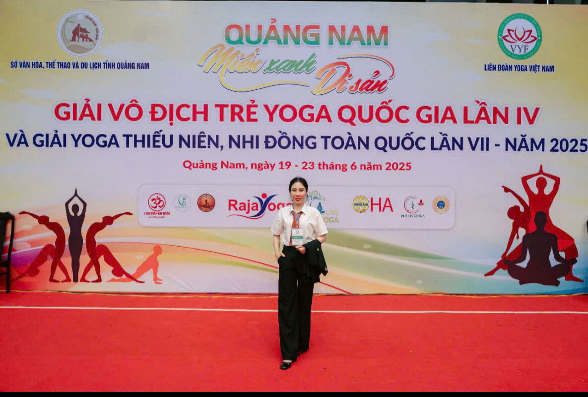 Hành Trình Phi Thường của Master Hoa Đoàn: Từ Người Đi Tìm Chữa Lành Đến Người Lan Tỏa Ánh Sáng Hoa doan feeling yoga6