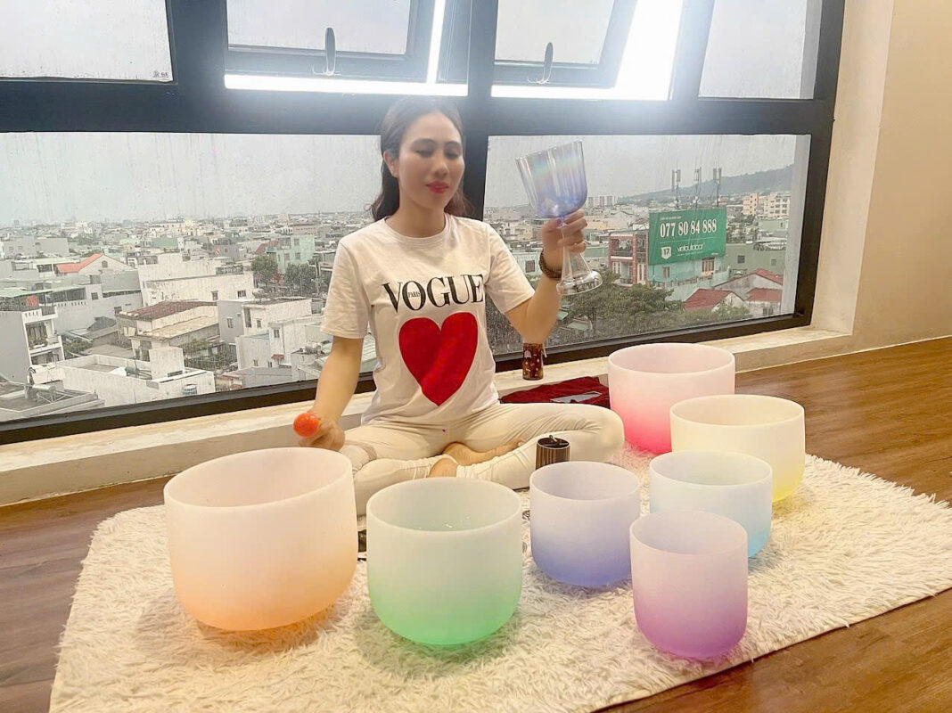 Hành Trình Phi Thường của Master Hoa Đoàn: Từ Người Đi Tìm Chữa Lành Đến Người Lan Tỏa Ánh Sáng Hoa doan feeling yoga8